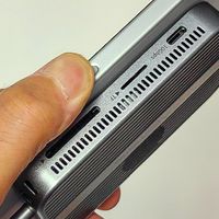 10Gbps传输、100W快充、双卡同读…阿卡西斯M.2磁吸硬盘盒扩展坞