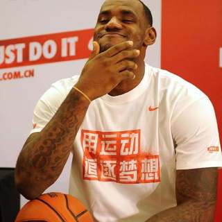 NBA 詹姆斯官宣中国行，造访上海、重返成都