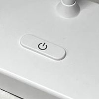 书桌一角的护眼光源