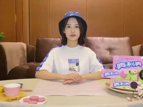 李沁#李沁回眸一笑好美##李沁# @李沁 娱你同乐YNtlike的微博视频