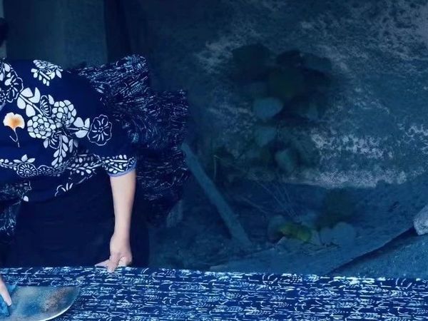 她辞掉外企高管，守护一块“活着”的药斑布