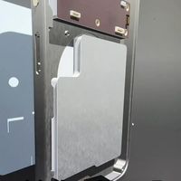iPhone 17 Pro Max内部构造曝光：主板横置、钢壳电池与影像大升级