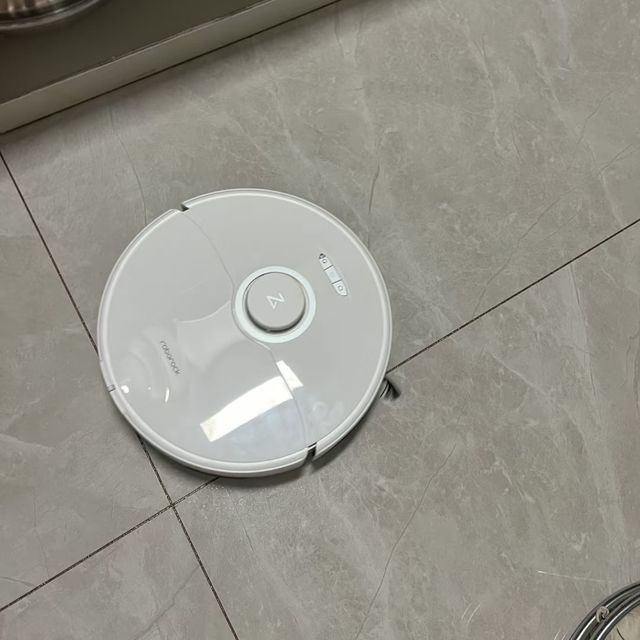 石头G20扫拖一体机器人，家庭清洁好帮手
