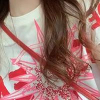 酷女孩夏天必冲！这件红白撞色T恤成了我的出街战衣