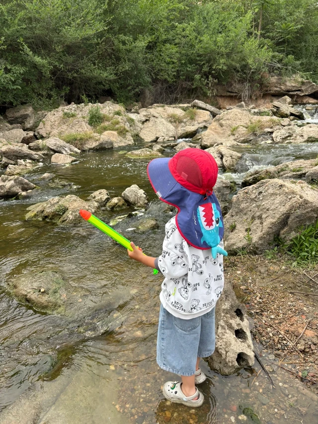 距郑1h 带娃抓螃蟹捞鱼虾🦞摸河蚌收获满满