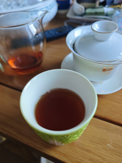 乌龙茶；送礼的华祥苑贵宾茶自己喝？