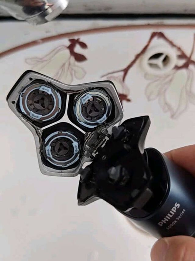 飞利浦5000系剃须刀：单身男士的精致选择