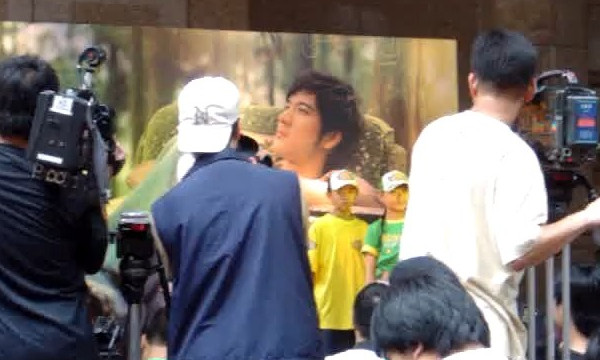 王力宏20060531香港Fossil手表代言宣传演唱《盖世英雄》| 侧拍