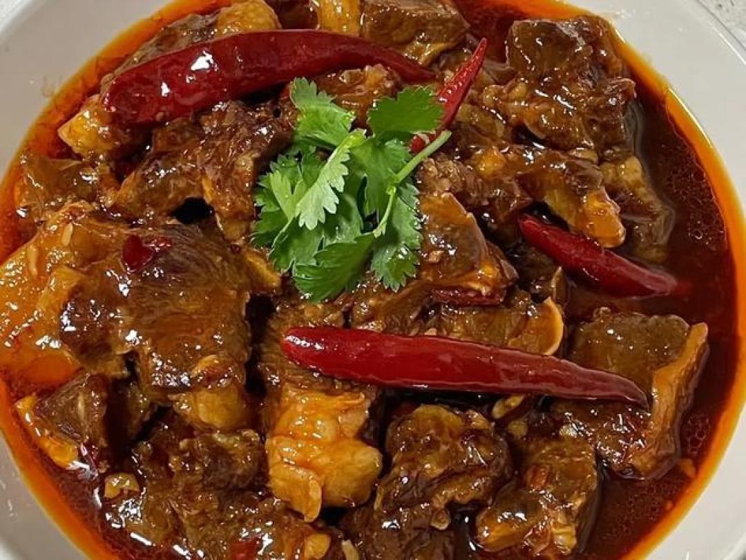 这碗红烧牛肉面,藏着中华料理的顶级讲究
