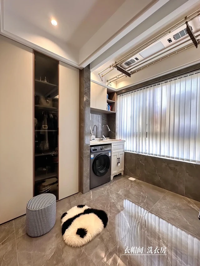 家的美好生活。#欧派大牌装家钜惠锋暴 #欧派家居 #家居生活 #现代简约风格 当初装105平小区房，纠结好久最终定了欧派全屋定制，现在每天回家看到家里的柜子，都觉得当初的决定特别对——不是随便夸，是实