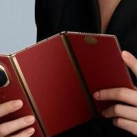 华为 Mate XTs ：三折真正走向日常，用法、形态与性能一次补齐！