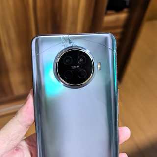 数码UP给手机换电池翻车记