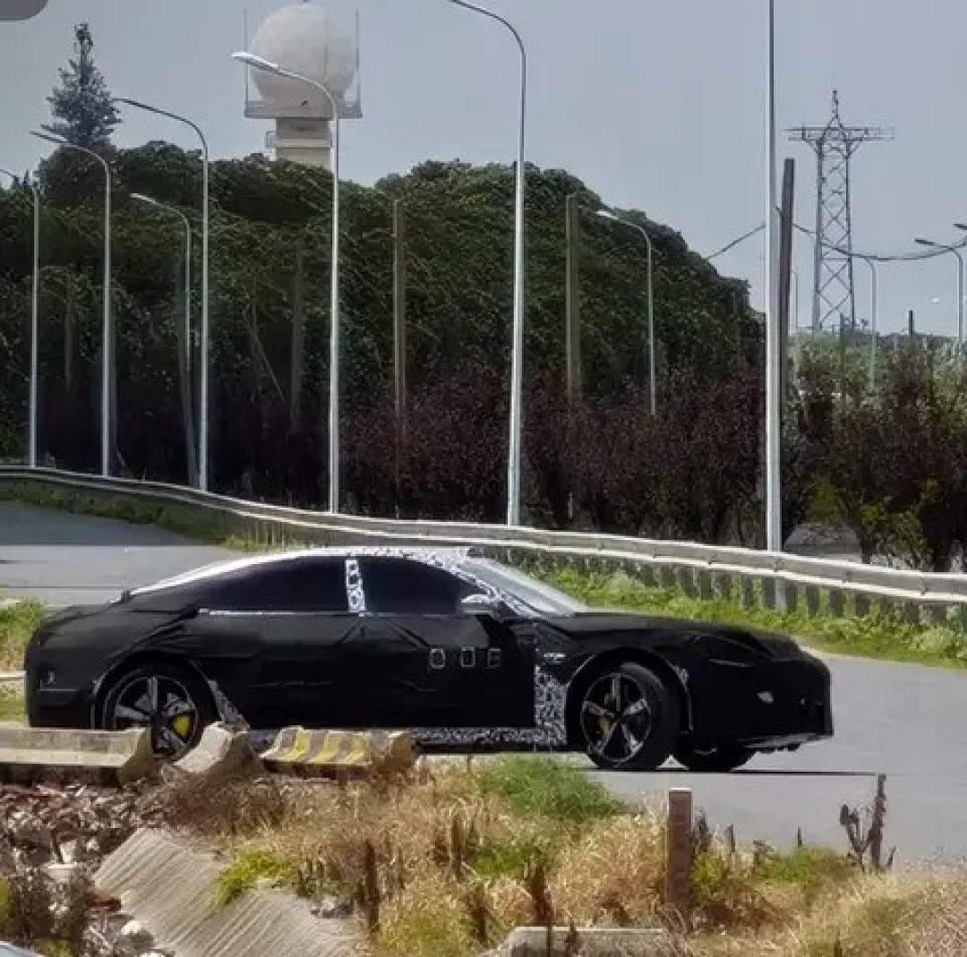 小米SU7长轴版谍照曝光,空间升级动力强劲