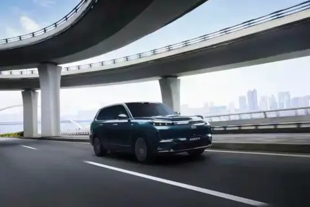吉利推超5米2大六座SUV,预售价19.38万起引热议