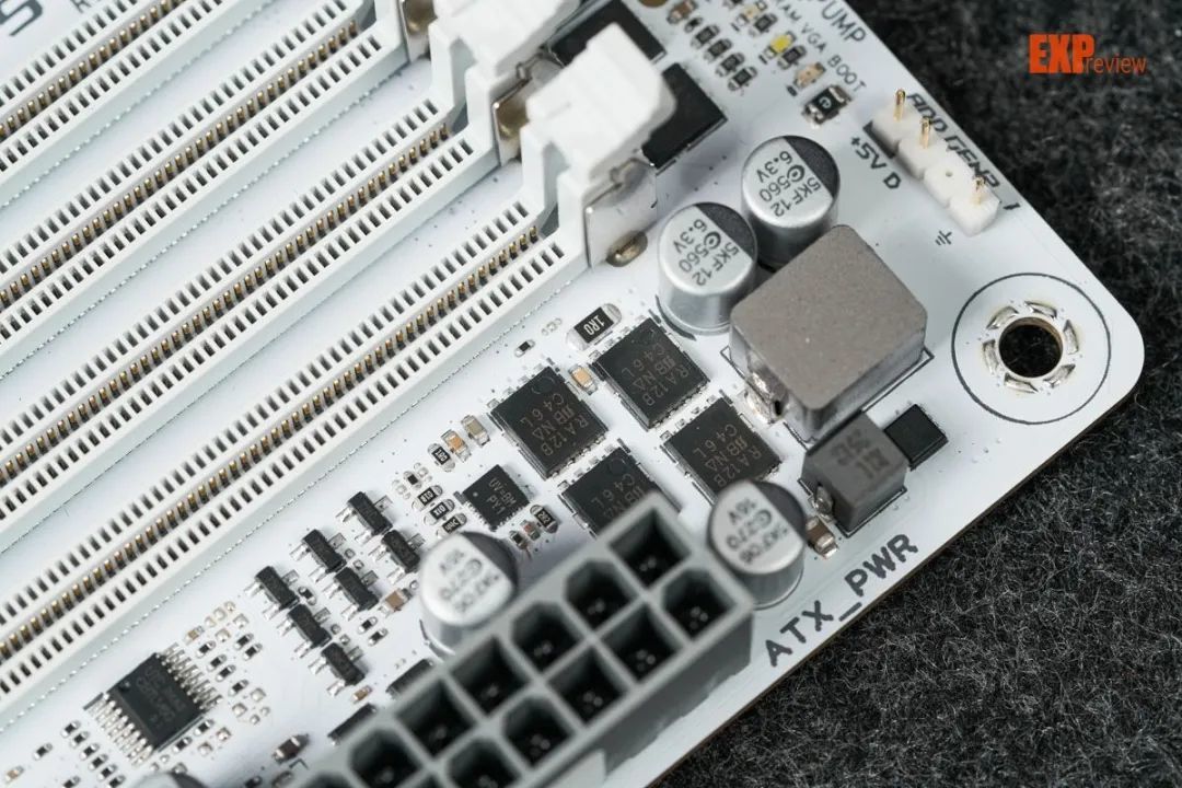 华硕ROG X870 吹雪S主板评测：电镀“战姬”加颜值，内存AI皆升级