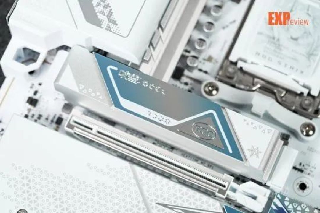 华硕ROG X870 吹雪S主板评测：电镀“战姬”加颜值，内存AI皆升级