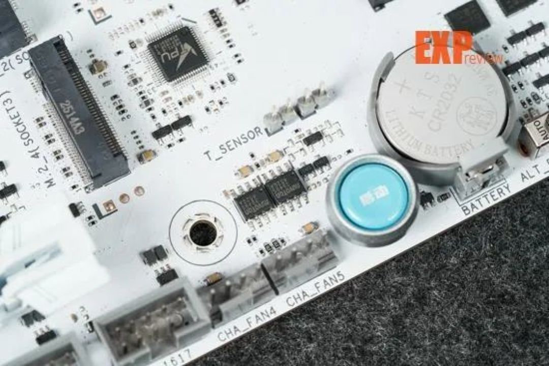 华硕ROG X870 吹雪S主板评测：电镀“战姬”加颜值，内存AI皆升级