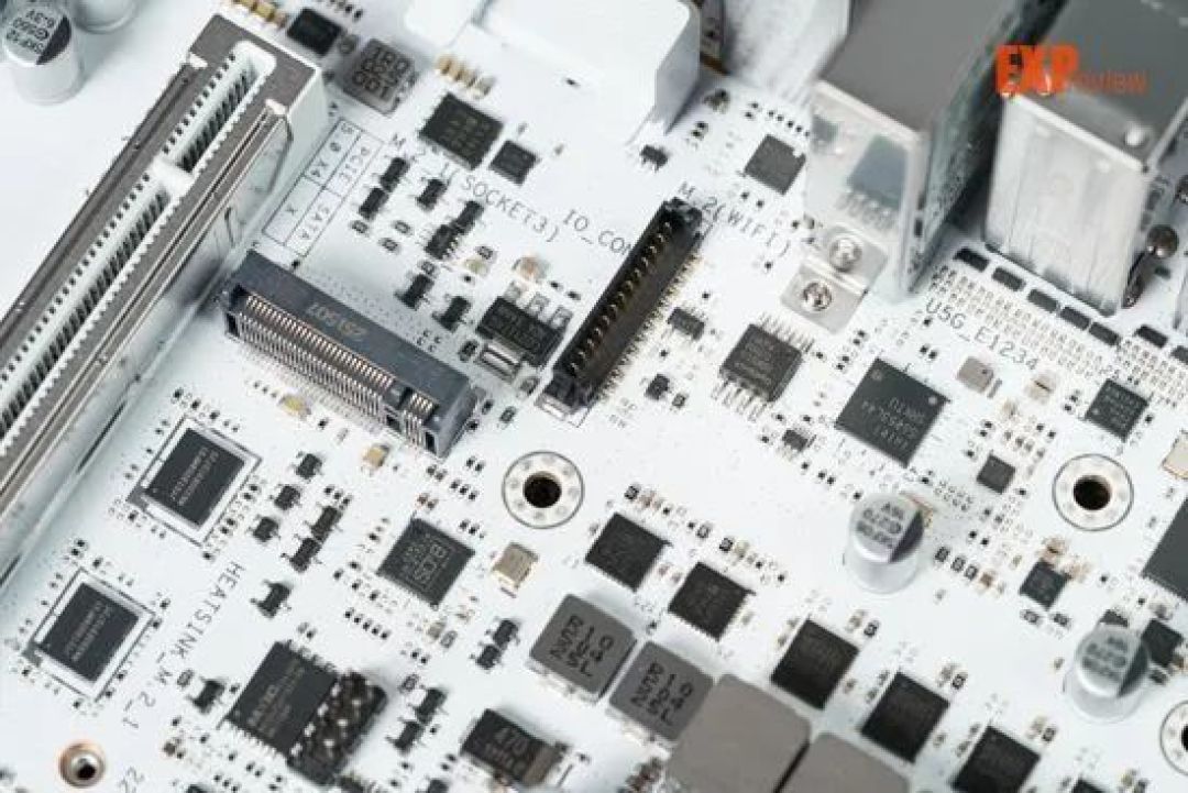 华硕ROG X870 吹雪S主板评测：电镀“战姬”加颜值，内存AI皆升级