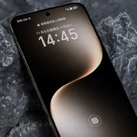 荣耀放弃高利润，16GB+1TB突降1155元，50倍变焦+卫星消息+IP69