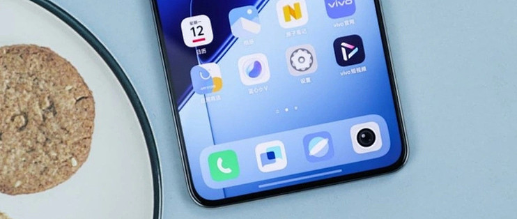 vivo还是妥协了，16GB+1TB+120W+骁龙8至尊版，顶配旗舰重回低价