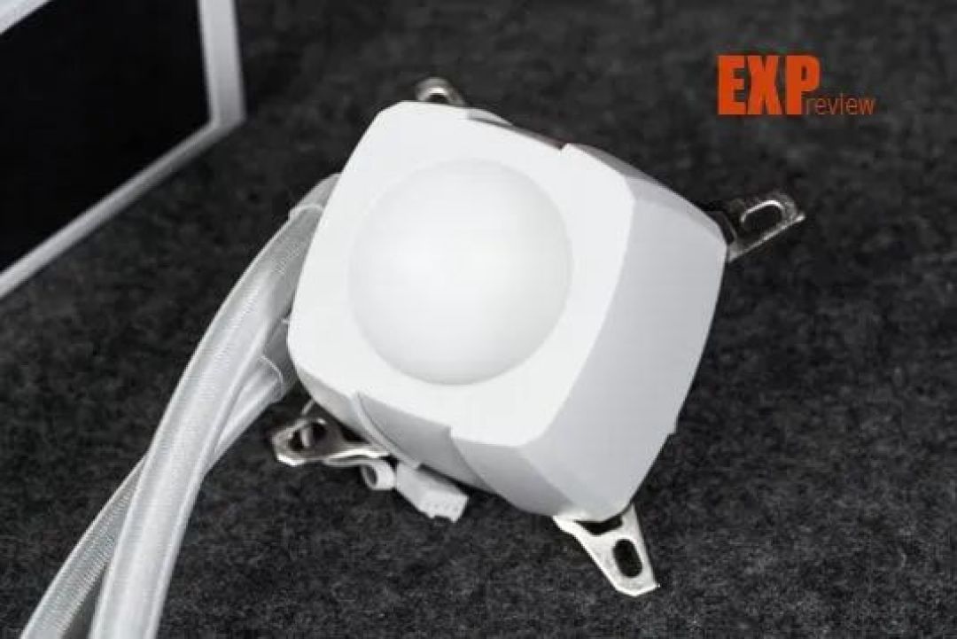 先马ZW360D Ultra 锋幻一体式水冷散热器评测：灵动曲屏，酷玩视界