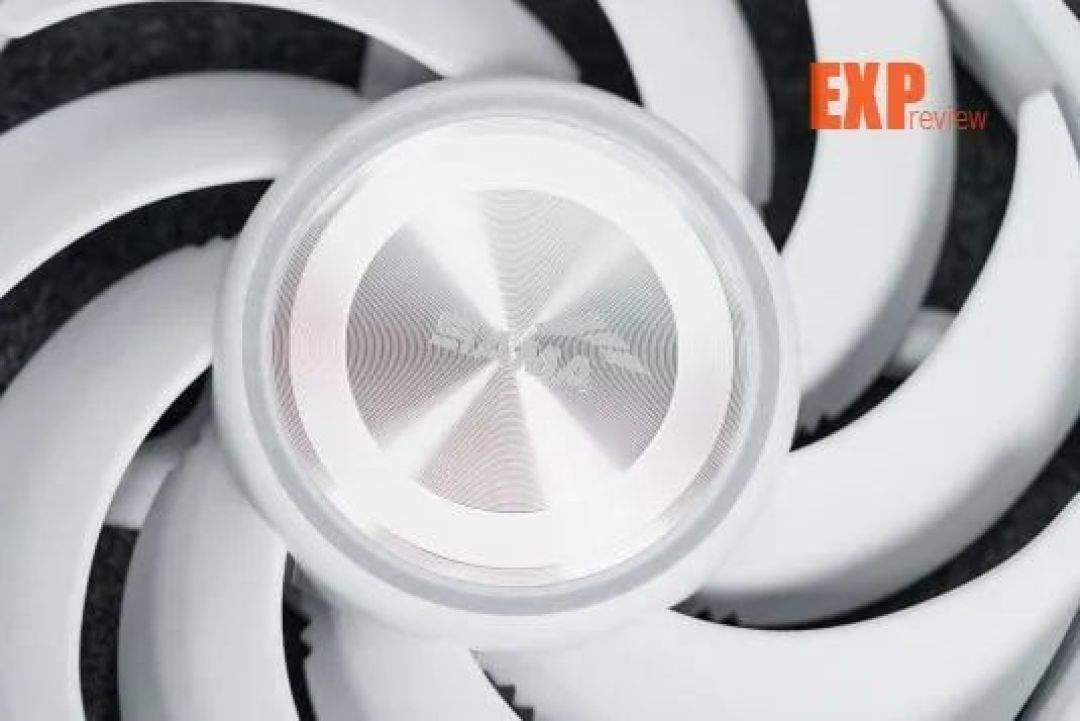 先马ZW360D Ultra 锋幻一体式水冷散热器评测：灵动曲屏，酷玩视界