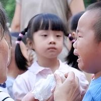 宝宝入园不哭反笑，别高兴过早，2-3天集中爆发，第二周达到高峰