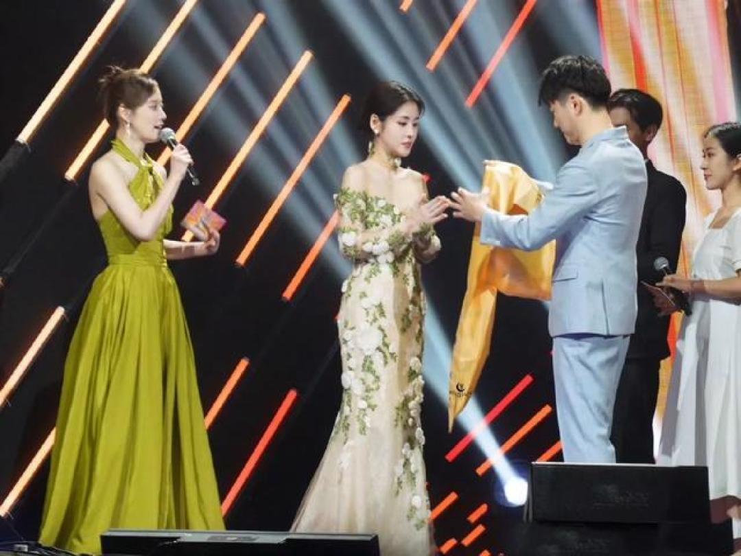 张碧晨二度蝉联亚洲最佳女歌手 《SOSOHAHA》见证OST女王音乐生命力