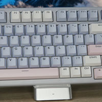 雷柏V700DIY-98客制化三模机械键盘：多场景强配置的高性价比之选