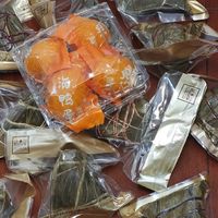 18元1400克粽子加4个海鸭蛋，真超值。