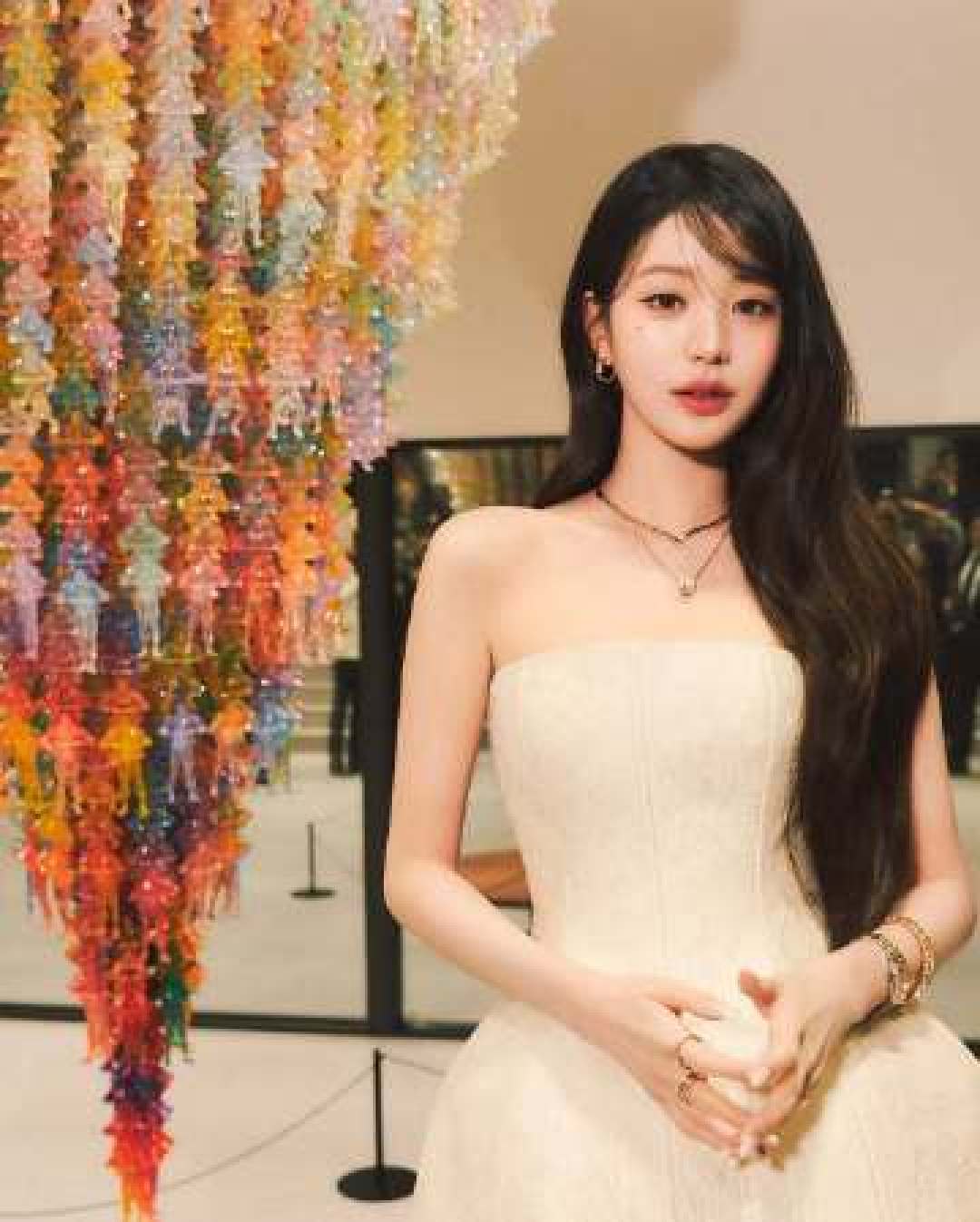 张元英携手宝格丽演绎"未成年贵气":顶流偶像如何重构奢侈品年轻化叙事