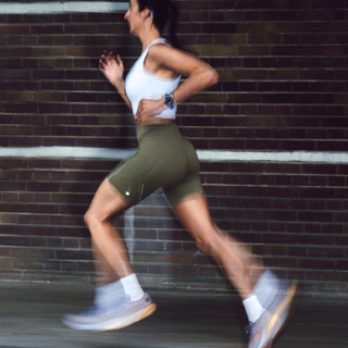 lululemon 推出秋季跑步装备，Split Shift 跑鞋