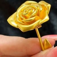 七夕浪漫礼物清单：鲜花、巧克力、情侣对戒，哪款更能打动TA的心