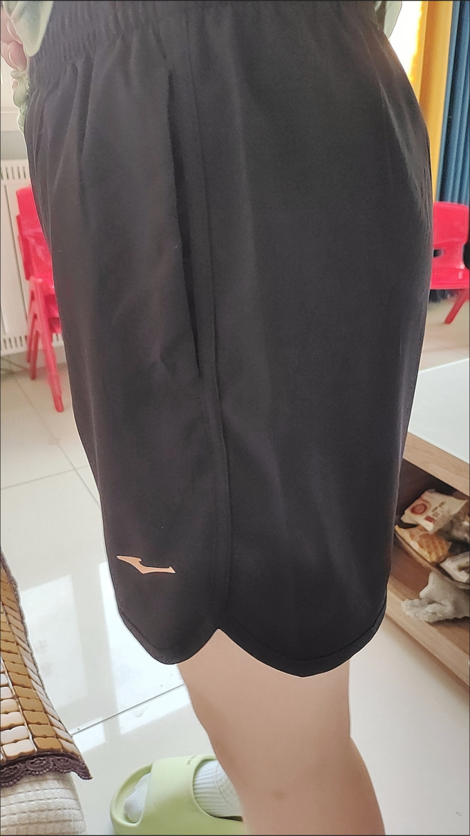 鸿星尔克运动短裤