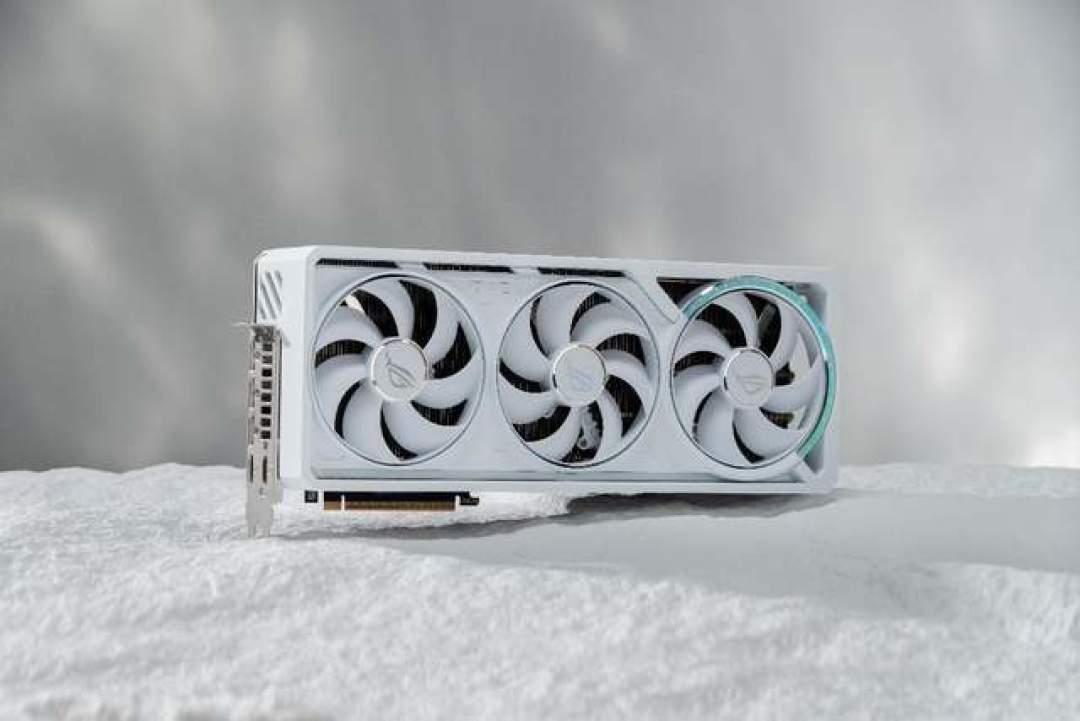 七夕换新白色显卡更具新意!ROG ASTRAL白夜神RTX5080来袭