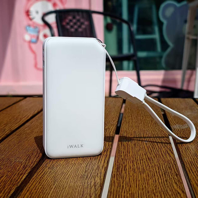 3C 认证入坑 iWALK 掌心宝：男生的随身电量安全感