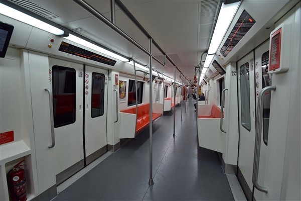 伦敦出手整治：外放手机声音将罚款近1万元 行为让人厌恶