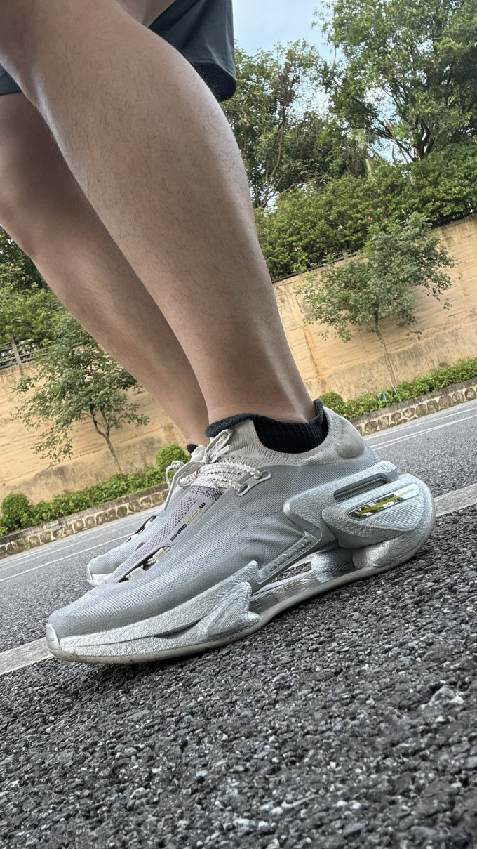 李宁跑鞋