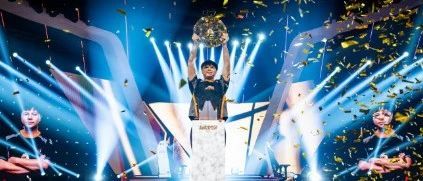 中国格斗永不止步！祝贺“小孩”曾卓君卫冕EWC《街霸6》冠军！