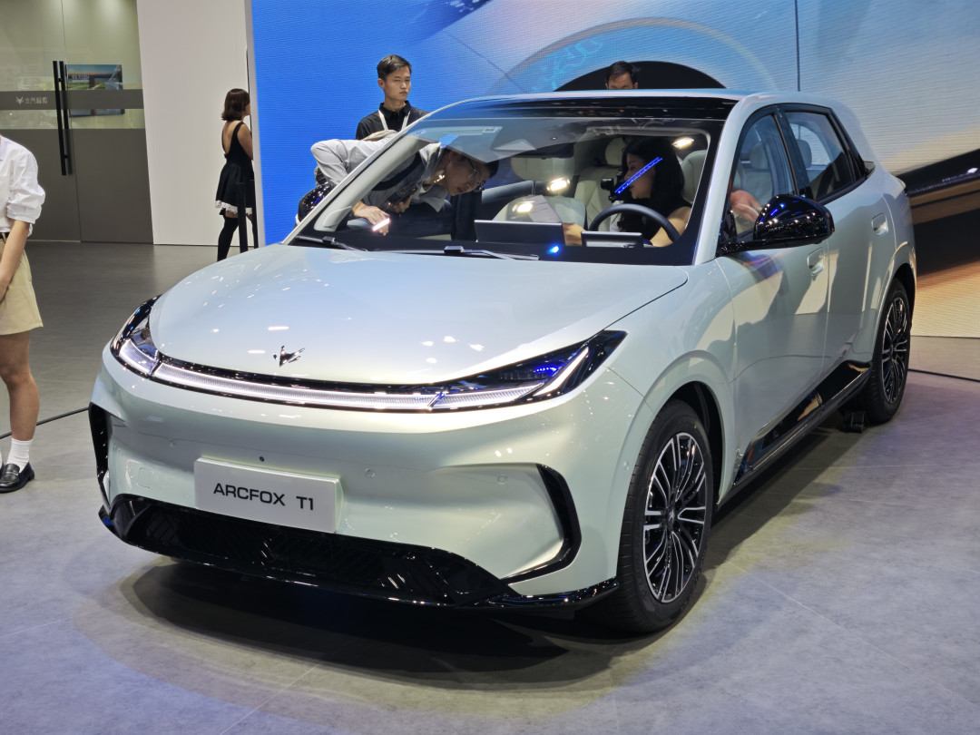 【2025成都车展】争奇斗艳的新能源车,谁能“电”亮未来