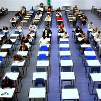 新版英语教材把孩子难哭 三大出版社回应：总体在可接受范围内！