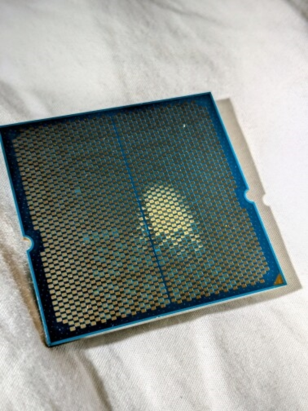 MP 项目曝AMD锐龙9950X 长期高负载下烧毁事故,原因仍待查证