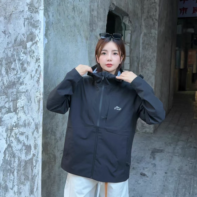 国货硬实力！VVC轻旅三合一冲锋衣，女生户外必备