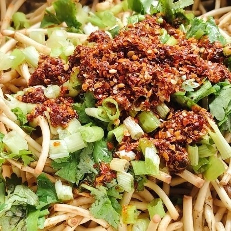 重口盛宴：折耳根拌胡豆的独特诱惑