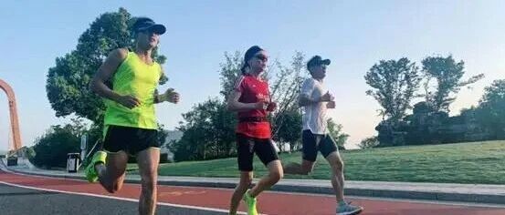 跑步耳机哪款值得入手？2025 年公认最好的跑步耳机品牌排行榜