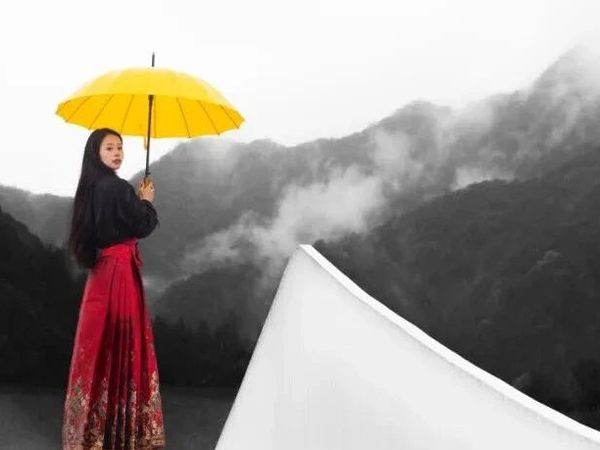 避开人潮，高铁直达！安徽这座冷门小城，山水如诗，古村胜画，美到李白都来了7次~