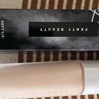 FENTY BEAUTY调光大师柔彩持装粉底液