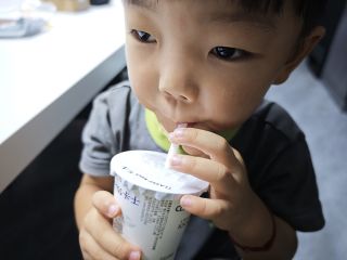 宝宝超爱！卡士原味酸奶，一口就爱上😍

 