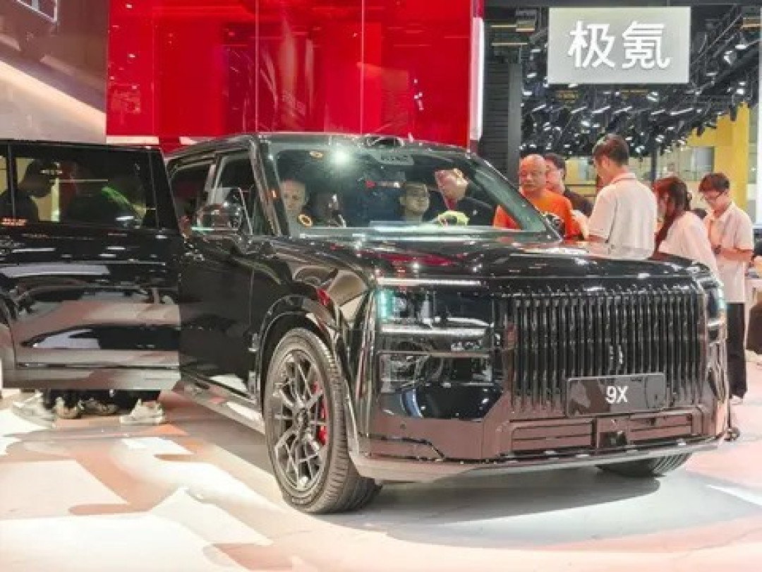 极氪9X预售47.99万元,全尺寸豪华SUV引热议