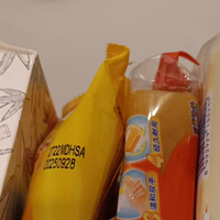 衣服越洗越硬还发黄？洗衣粉洗衣液洗衣凝珠没用对，这里坑太多了